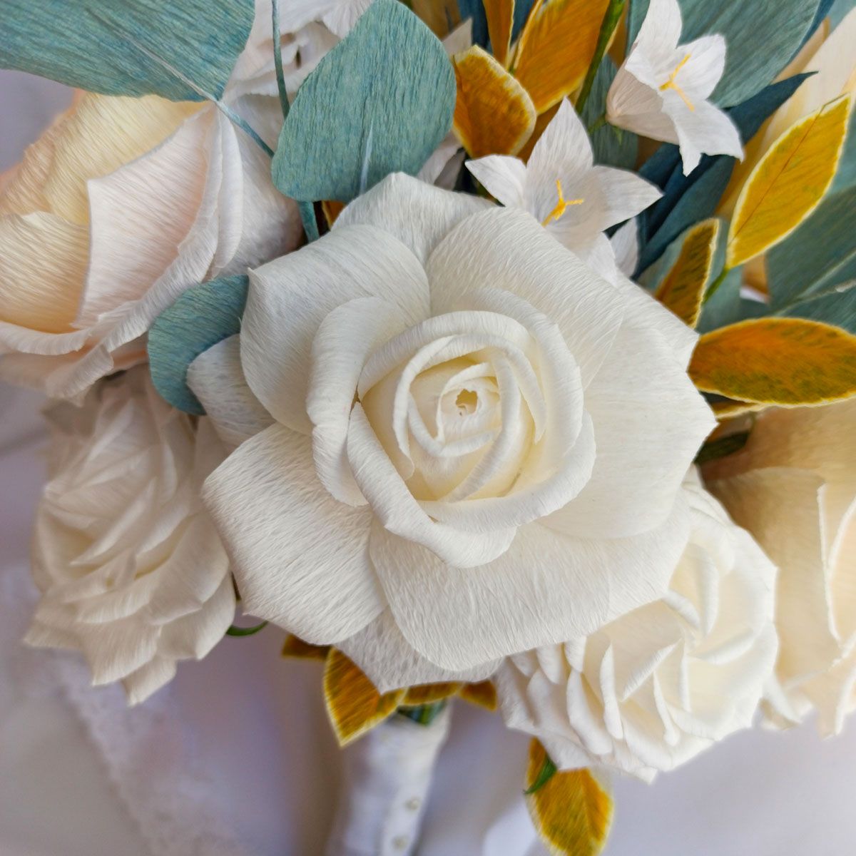 flores de papel crepe, flores para siempre, flores de papel crepe, ramos de papel, ramos de novia de papel,