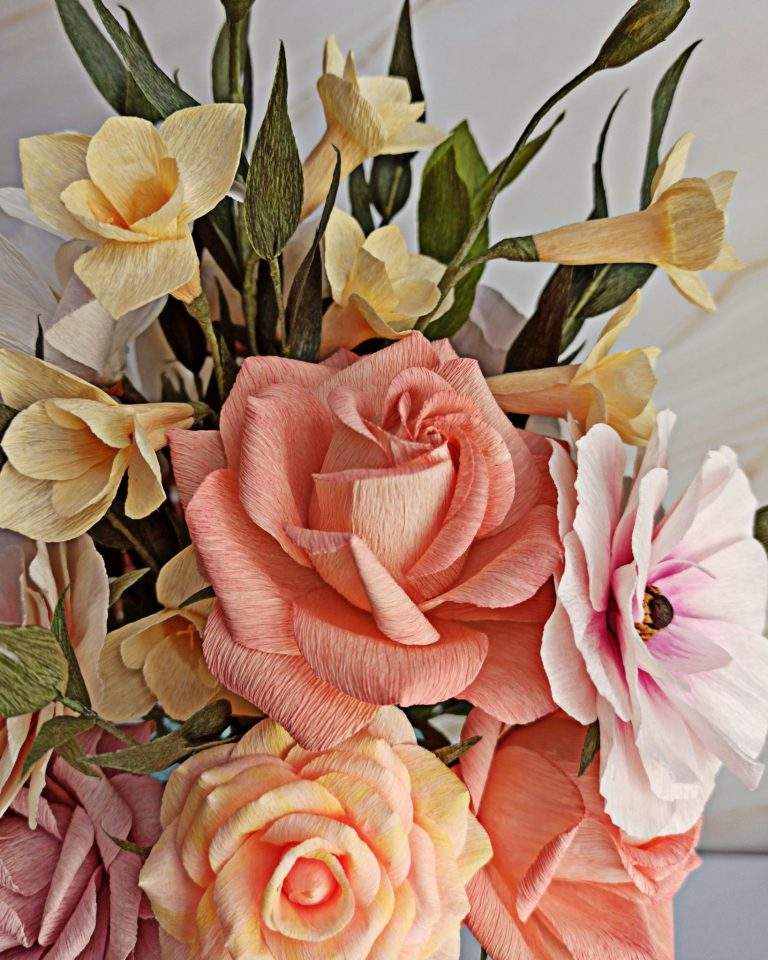 rosas de papel para ramo, flores para siempre, flores de papel crepe