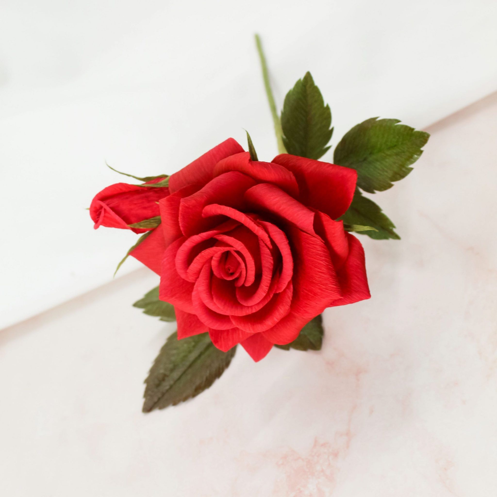 rosa roja papel crepé realista, flores para siempre, arte floral en papel, diseño floral en papel, comprar rosas de papel realistas