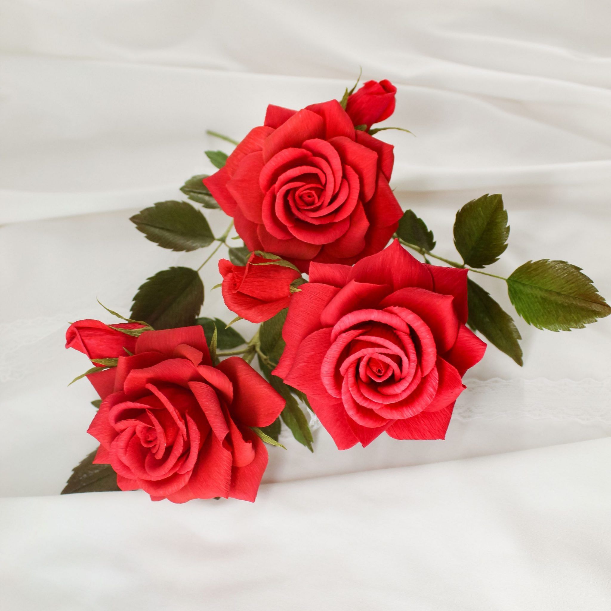 rosa roja papel crepé realista, flores para siempre, arte floral en papel, diseño floral en papel, comprar rosas de papel realistas