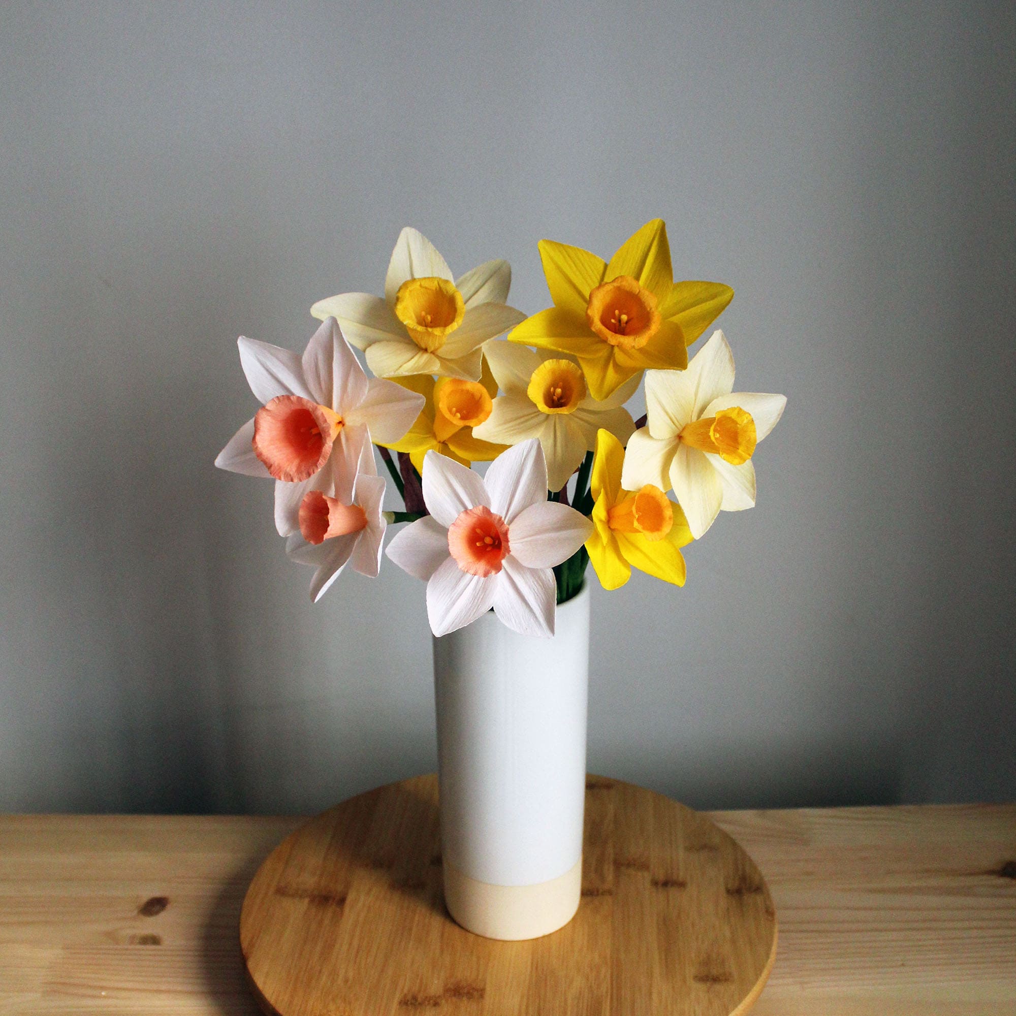 narcisos de papel crepé, flores de papel, ramo de papel, ramo de flores de papel crepé
