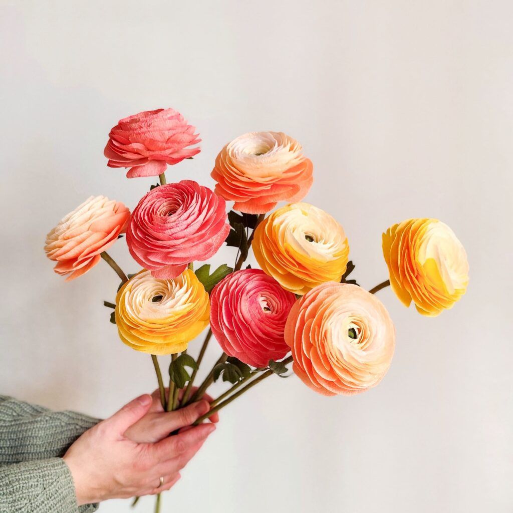 Ramo de ranúnculos de papel crepé, flores para el día de la madre, flores para siempre, flores artesanales españa, flores para siempre