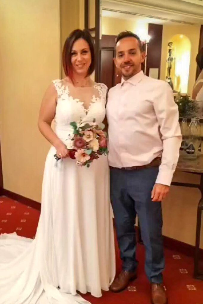Ramo de novia personalizado hecho a mano con flores de papel crepé