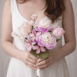 ramo de flores de papel hecho a mano en tonos rosa, bouquet romántico realista para novia, regalo o decoración elegante