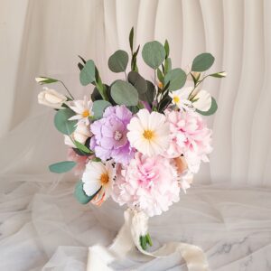 ramo de novia de papel conservado como recuerdo