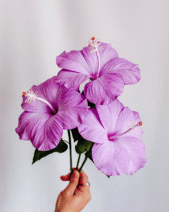 hibisco de papel realista hecho a mano
